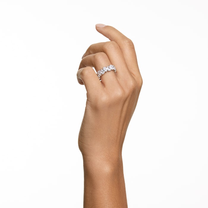 お値下げ中！！！SWAROVSKI CUPID リング ホワイト SWAROVSKI CUPID リング ホワイト