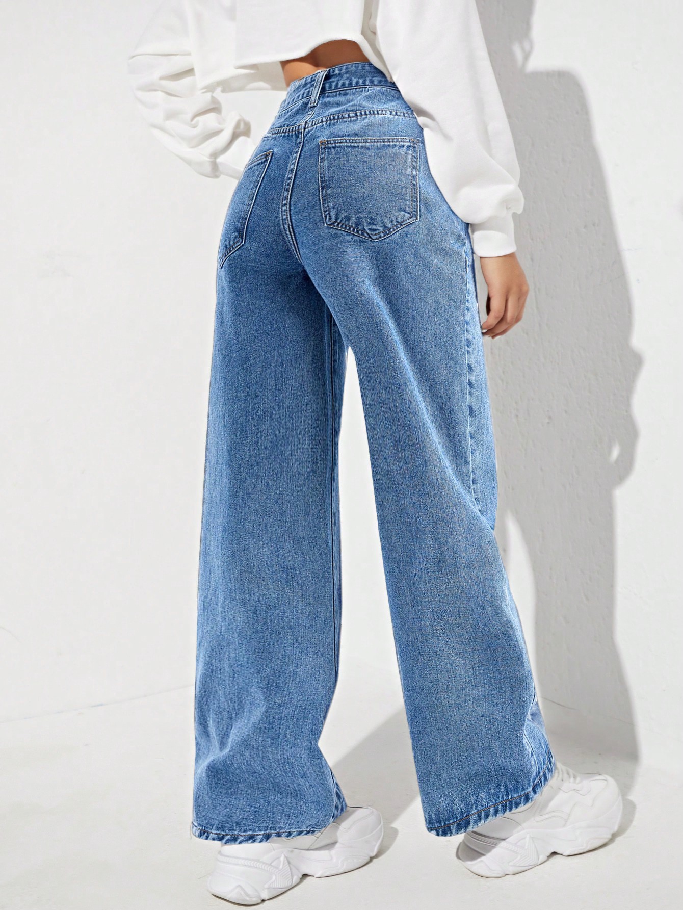 SHEIN EZwear Slant Pocket Flare Leg Jeans